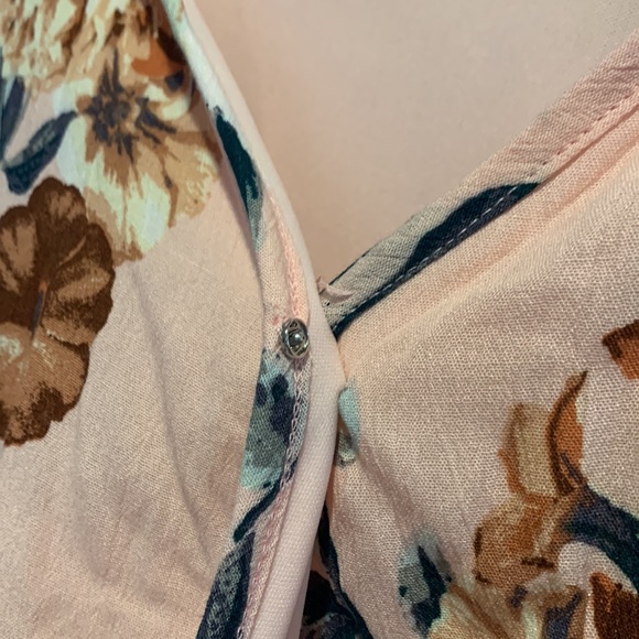 Fun boutique style pink dress with flowers. - Picture 2 of 2